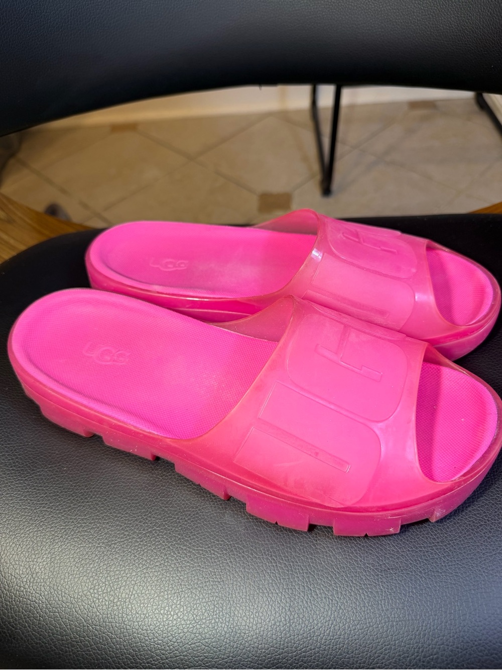 Ugg Sandals Women's Sz 8B Jella Slides Dragon Fruit Hot Pink Jelly Platform